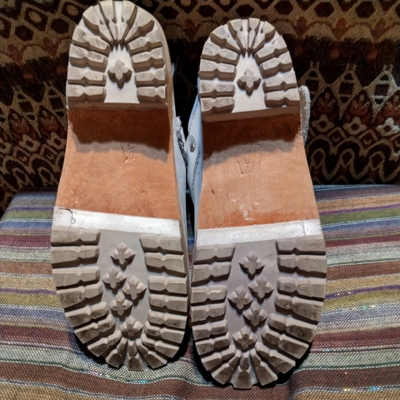 Stylish MIA Swedish Clogs for Women - Picture 5 of 8